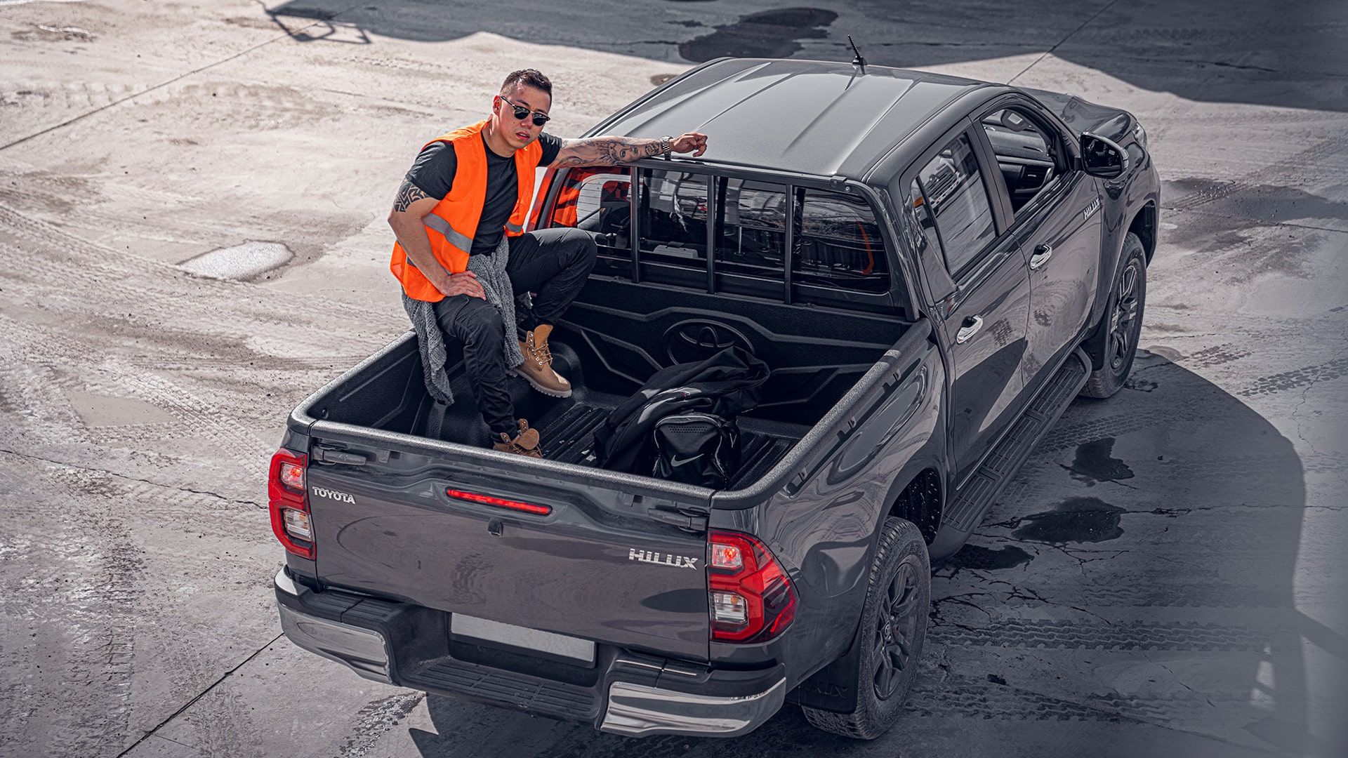 Toyota Hilux 16